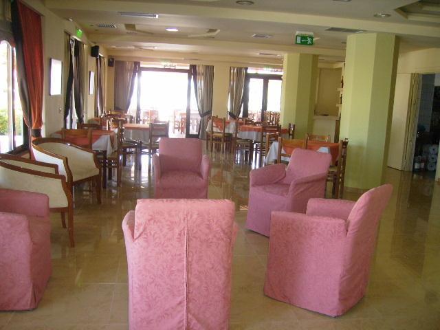 Tzevenos Hotel Apts Corfu  Exterior photo